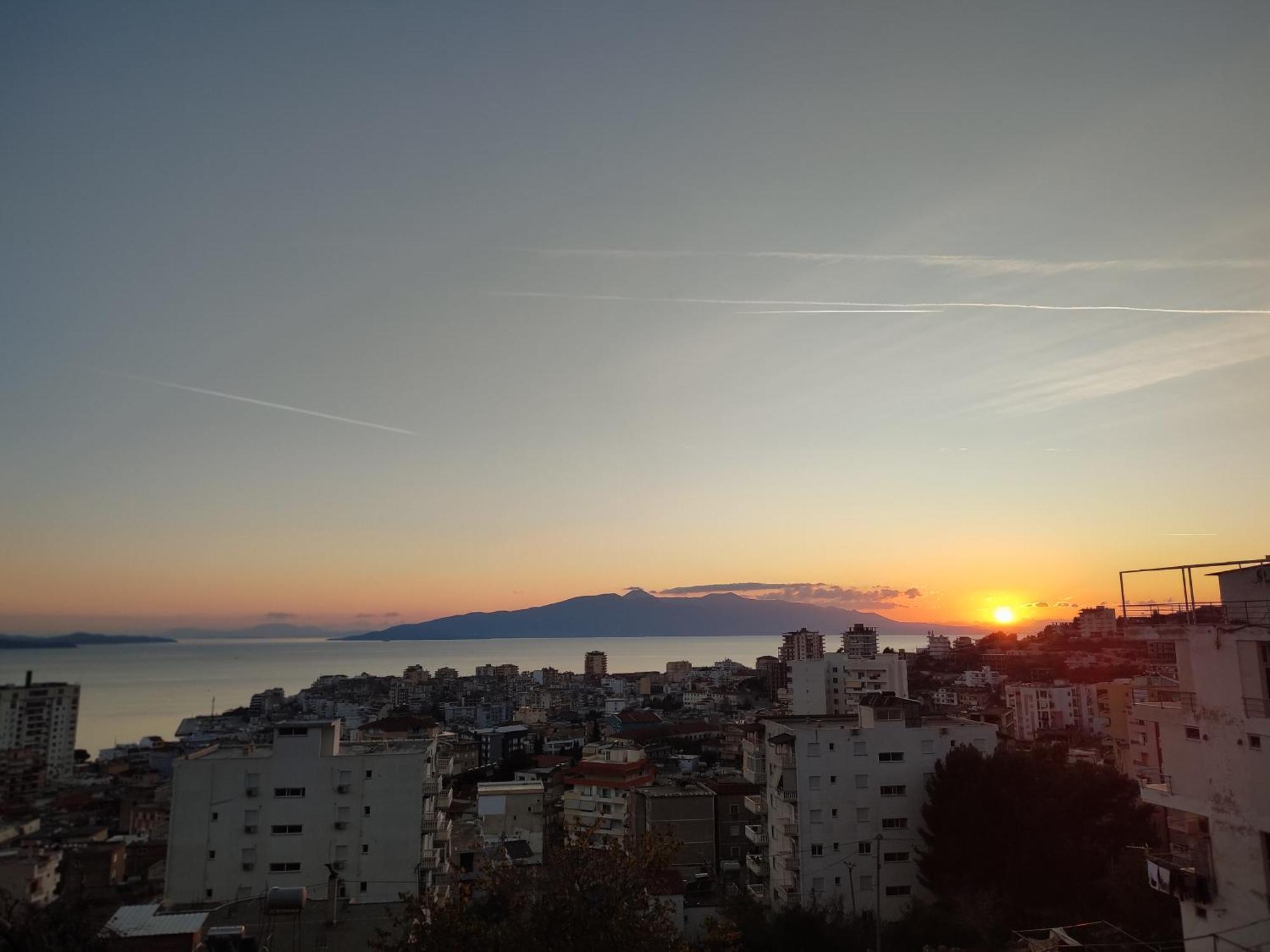 Melina House Apartment Sarande Bagian luar foto