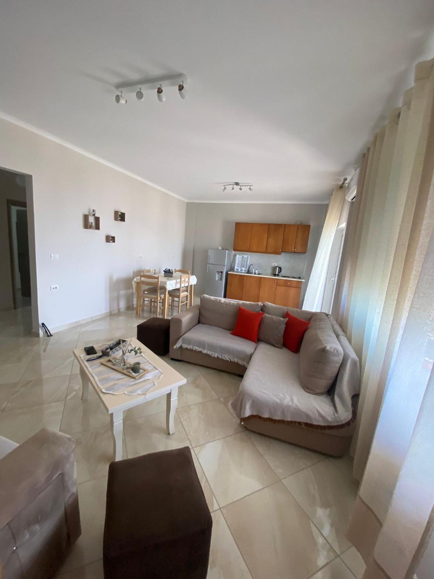 Melina House Apartment Sarande Bagian luar foto