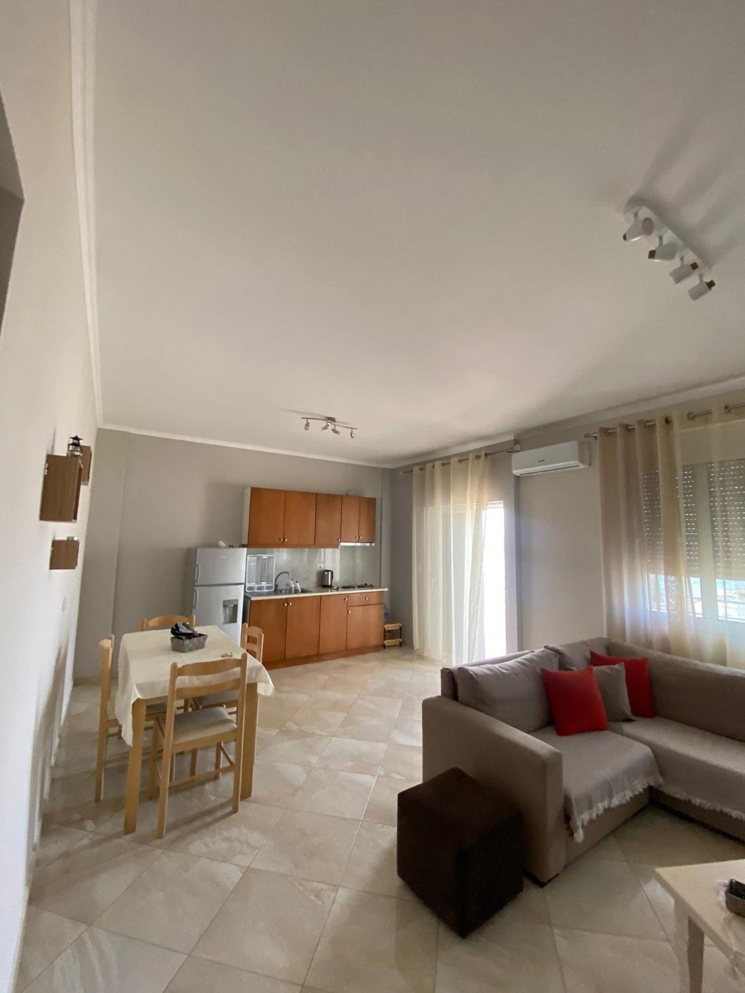 Melina House Apartment Sarande Bagian luar foto