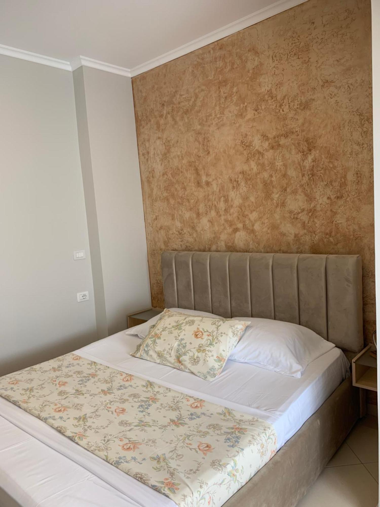 Melina House Apartment Sarande Bagian luar foto