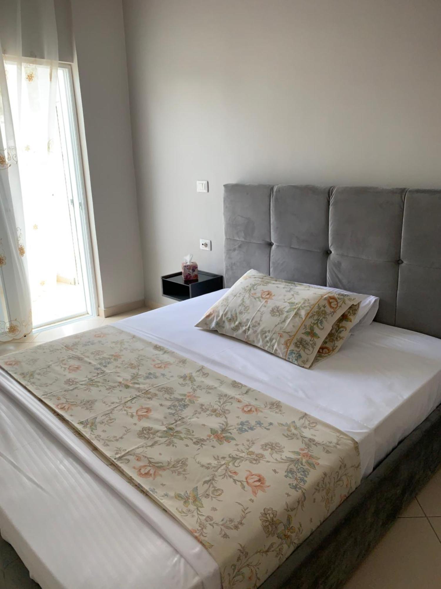 Melina House Apartment Sarande Bagian luar foto