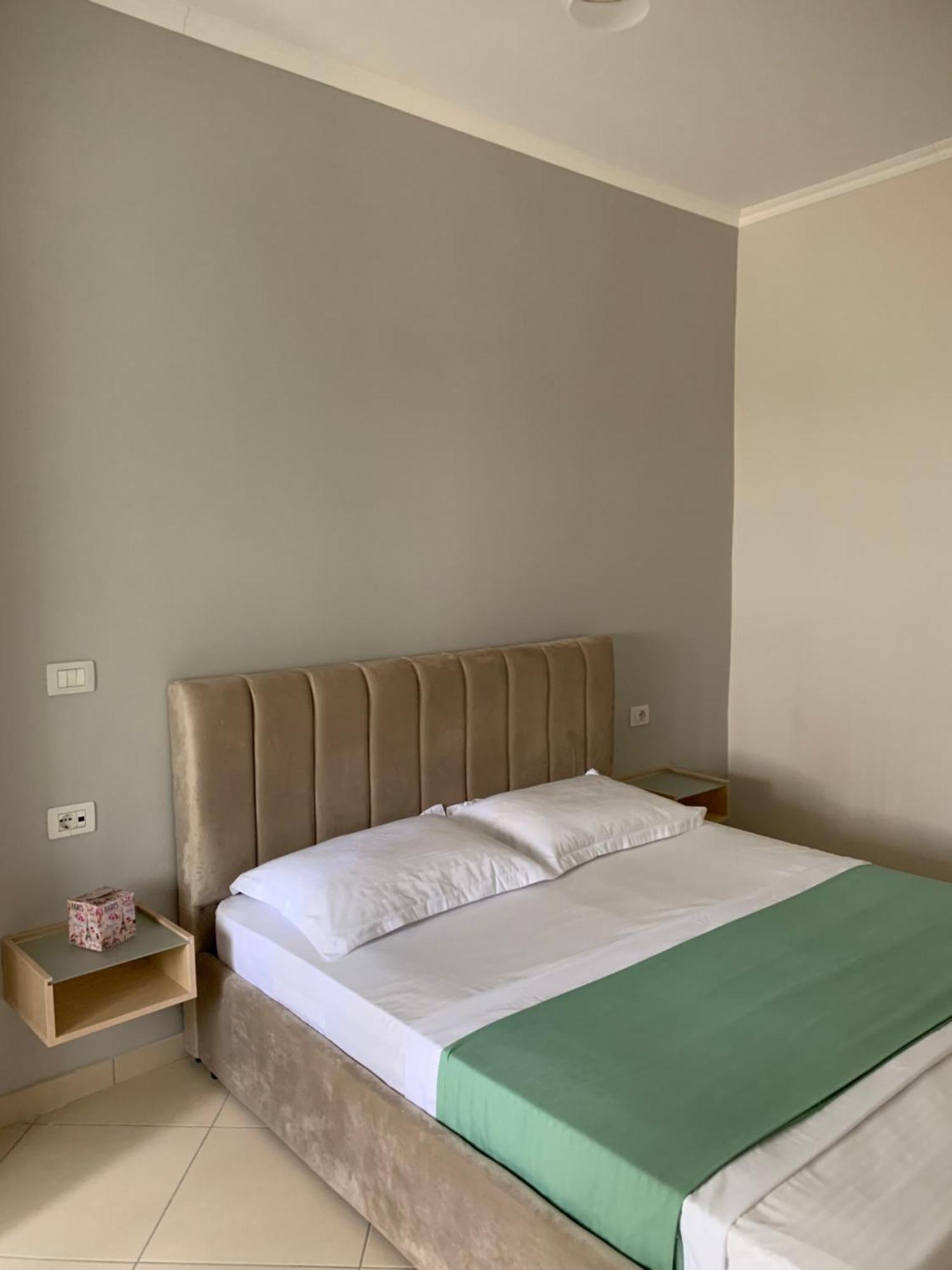 Melina House Apartment Sarande Bagian luar foto