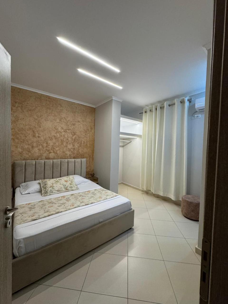 Melina House Apartment Sarande Bagian luar foto